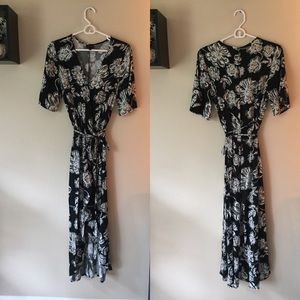 2/$15 🖤 Maxi wrap dress